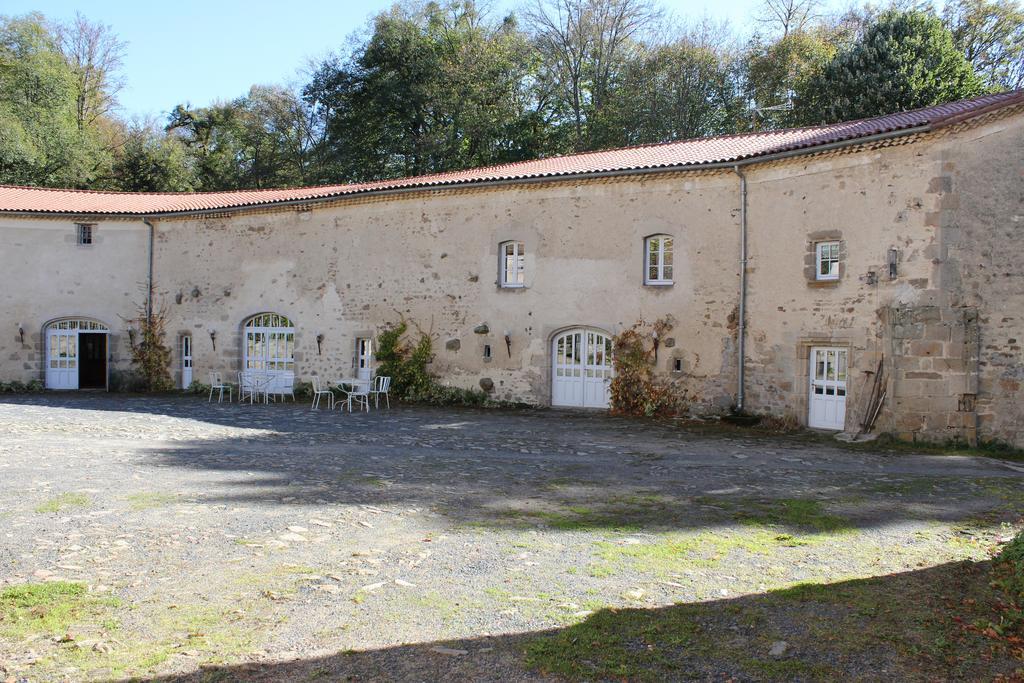 Saint-Dier-dʼAuvergne La Loge Du Chateau מראה חיצוני תמונה